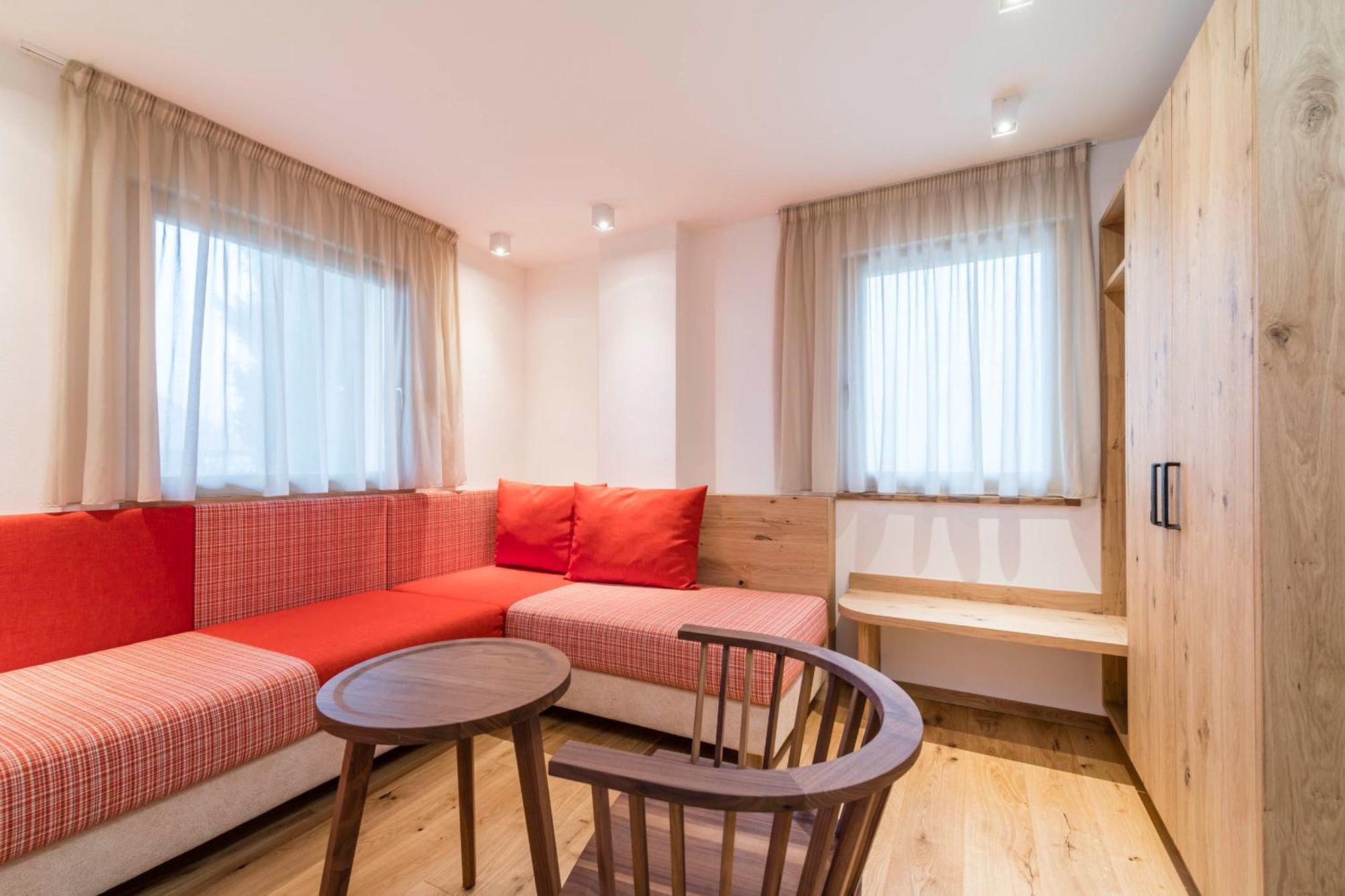 Pension Haus Tirol Лайон Экстерьер фото